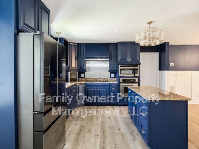 Building Photo - 23 Shadowmoss Pkwy