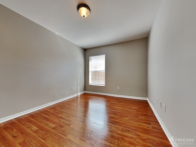 Building Photo - 24633 Laurel Ridge Dr