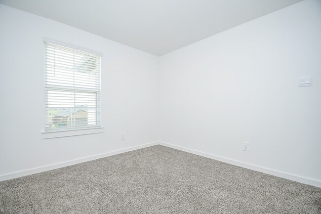 Building Photo - 30030 Gallatin River Ln