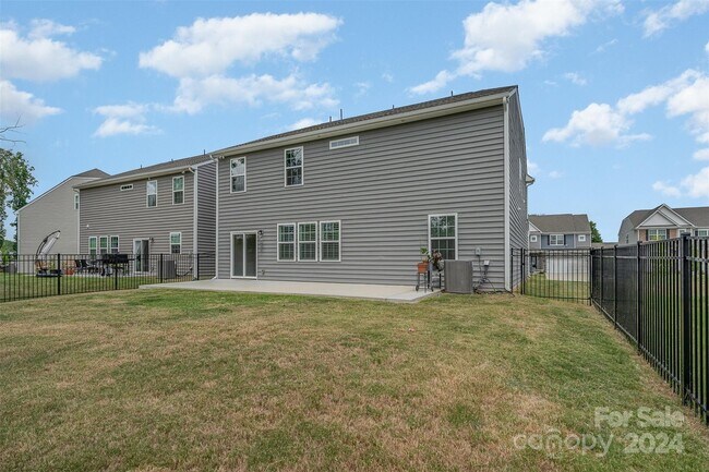 Building Photo - 15115 Moulin Court Dr