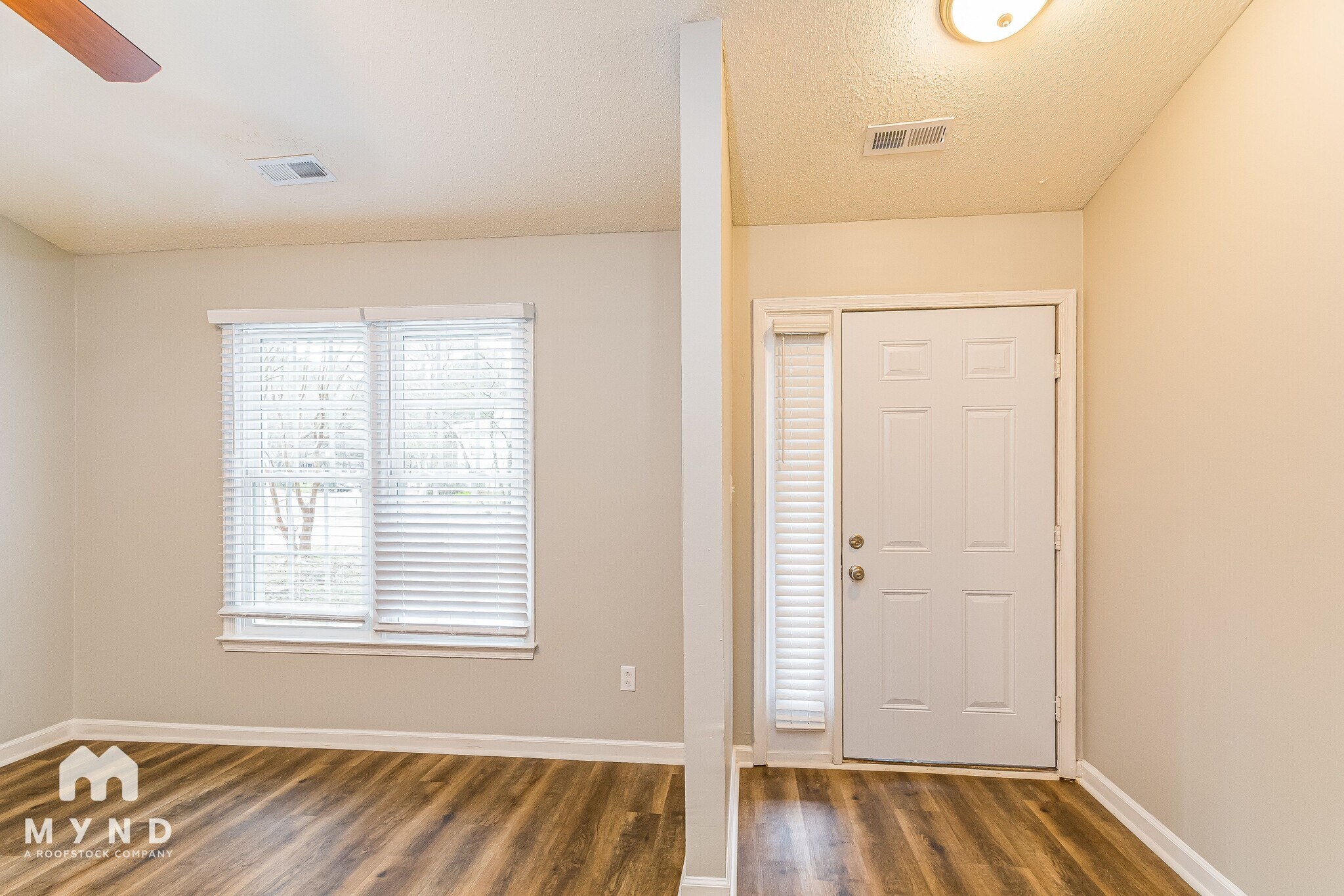 Building Photo - 409 Crosspine Dr