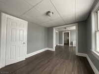 Building Photo - 307 Main St