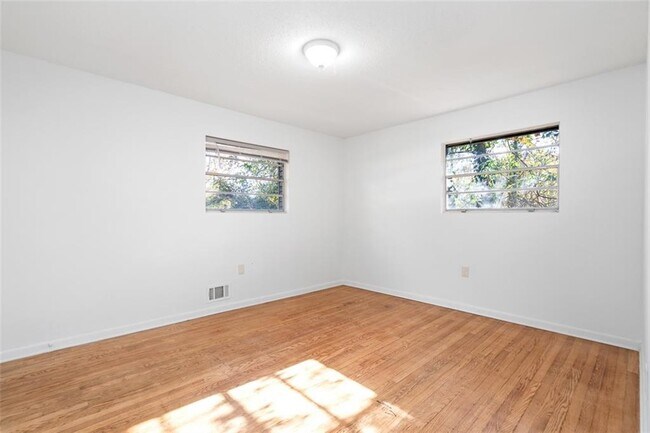 Building Photo - 5726 Southwick Ct SW