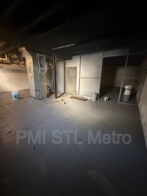 Building Photo - 10736 Spring Garden Dr