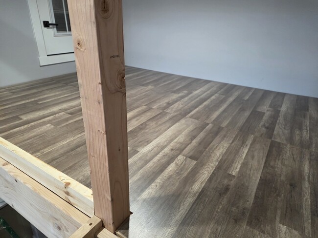 Building Photo - 831 S Western Ave