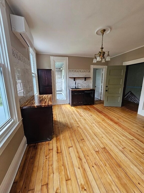 Building Photo - 764 Rock St