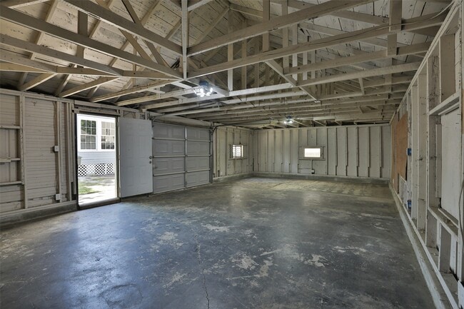 Building Photo - 1204 Birdsall St