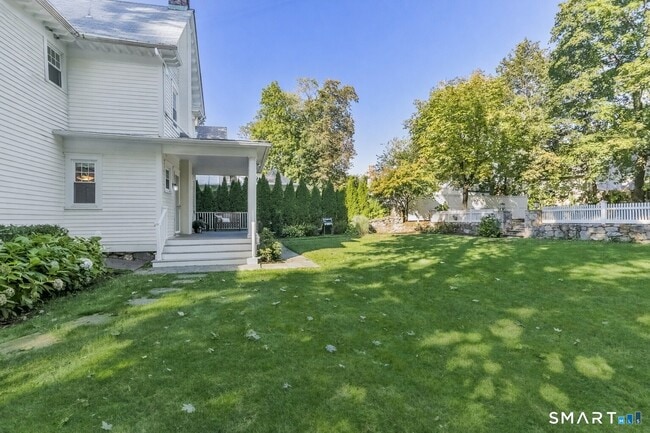 Building Photo - 309 Milbank Ave