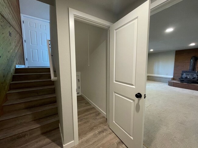 Building Photo - 27 Acres of Private Valley Remodeled Home In Damascus 3Bd/3Ba with Basement!!! Beautiful Deck wit...