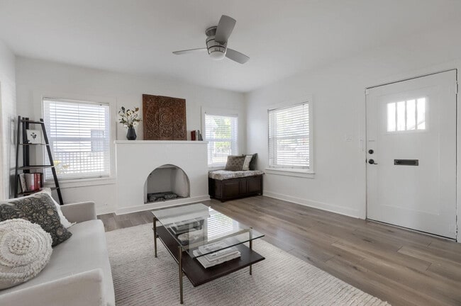 Building Photo - 2026 North 23rd Pl