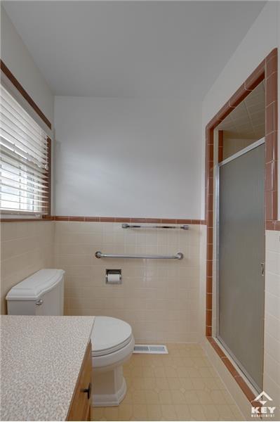 Building Photo - 6402 E 11th St N