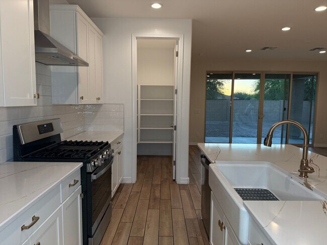 Building Photo - 1673 N St Francis Pl