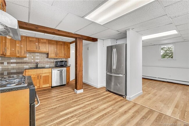 Building Photo - 11 Hallmark Pl