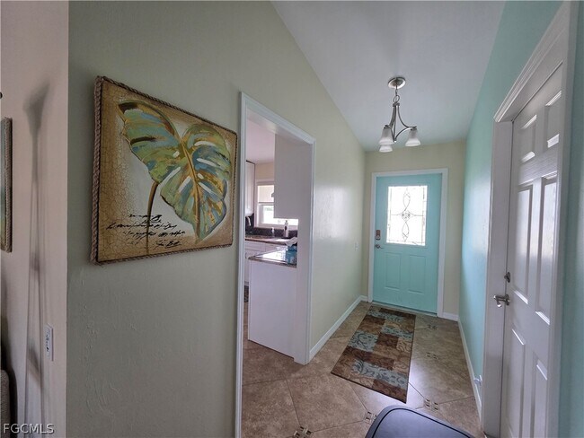 Building Photo - 3624 SW 1st Ave