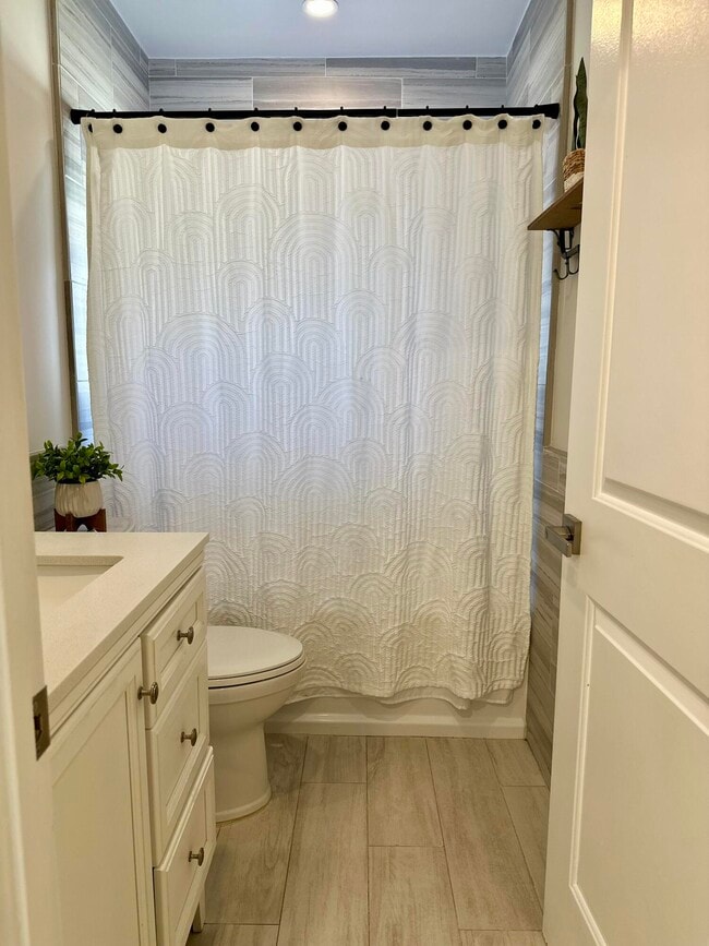 Building Photo - 22670 Vistawood Way