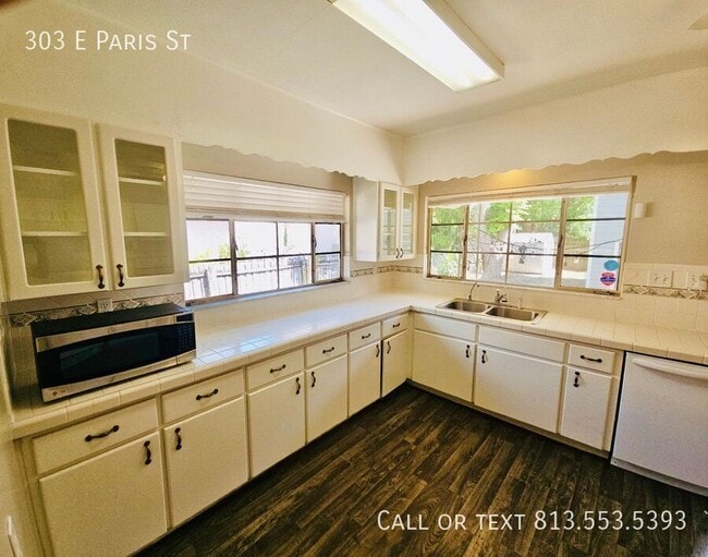 Building Photo - 303 E Paris St