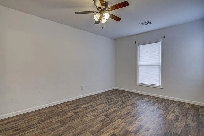 Building Photo - 2901 NW 43rd St