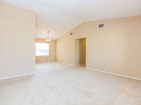 Building Photo - Dream home