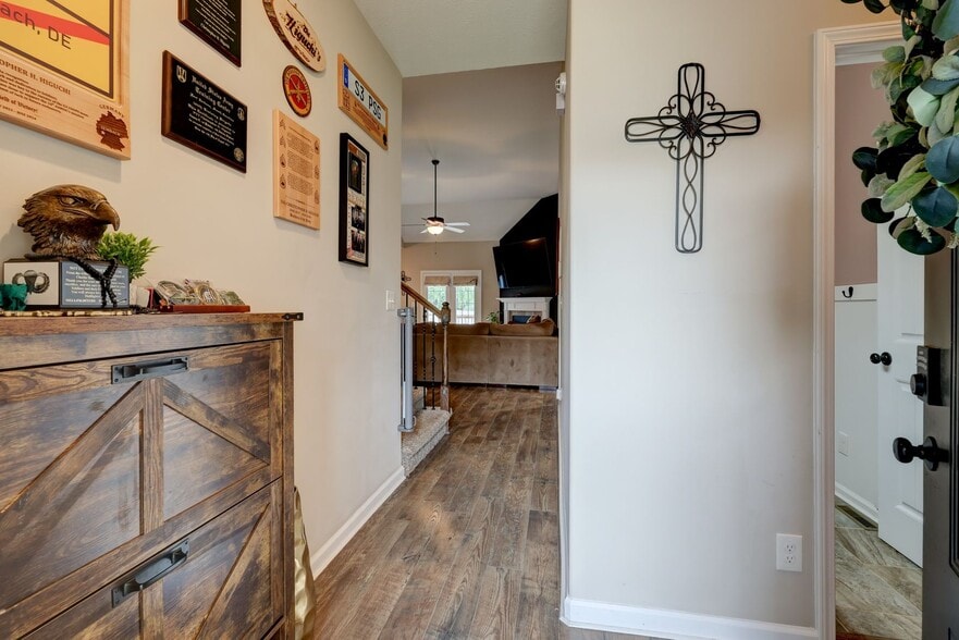 Building Photo - 430 Woodtrace Dr