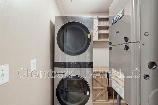 Building Photo - 12781 Fair Crest Ct