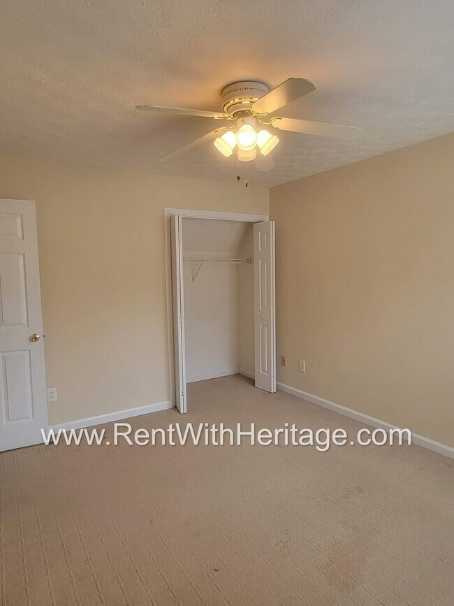 Building Photo - WOW!!...GORGEOUS HOME/HARDWOOD FLOORS/ UPGRADES GALLORE / SWIM - TENNIS