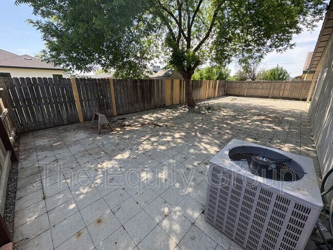 Building Photo - 1040 N Sumter Ct