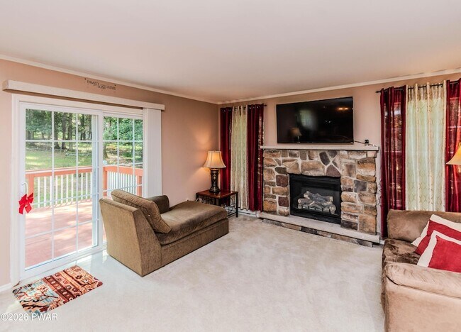 Building Photo - 3290 Bluebird Dr