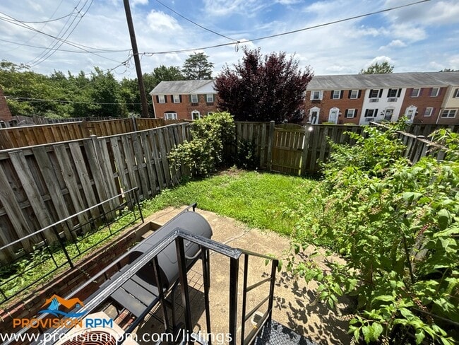 Building Photo - 5138 Clacton Ave