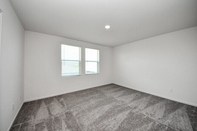 Building Photo - 10313 Malta Trce Dr