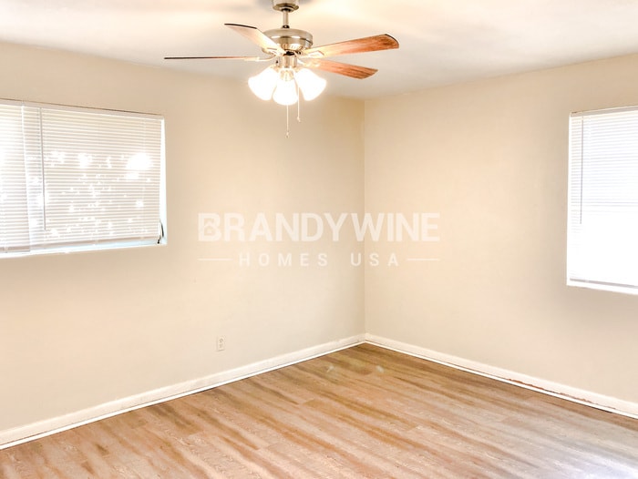 Building Photo - 6043 Park St