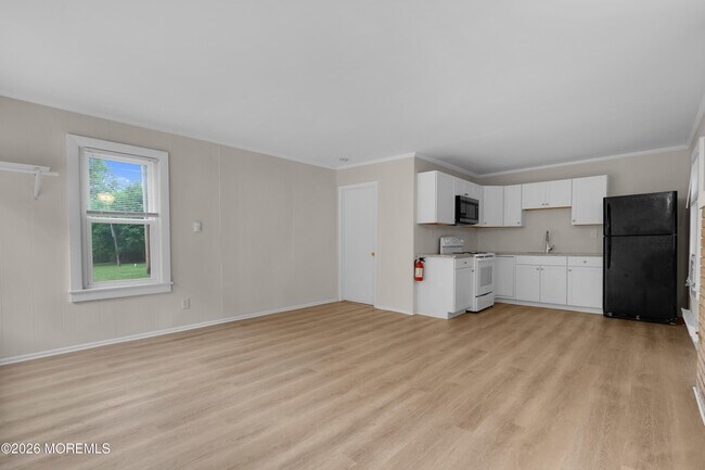 Building Photo - 302 Schoolhouse Rd