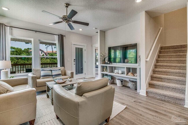 Building Photo - 14358 Gardenglen Dr
