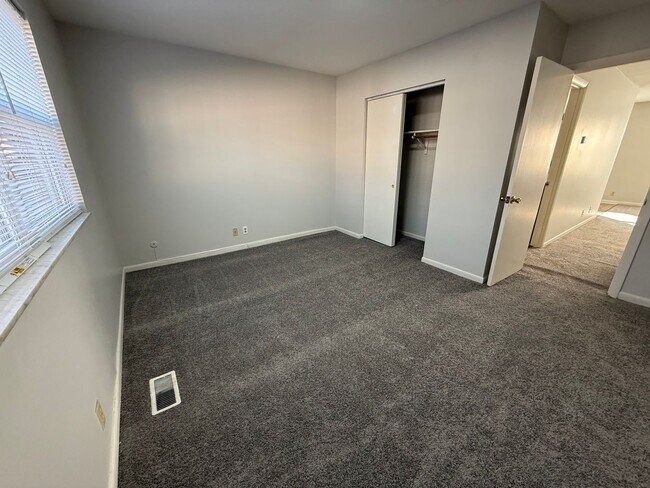 Building Photo - Eastside Apartment Evansville