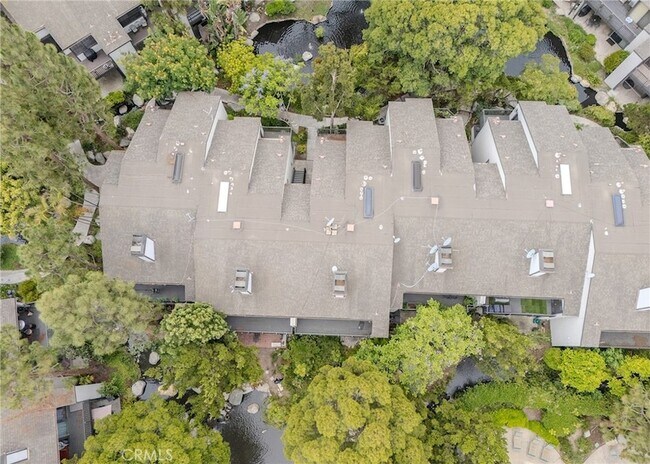 Building Photo - 2538 W MacArthur Blvd