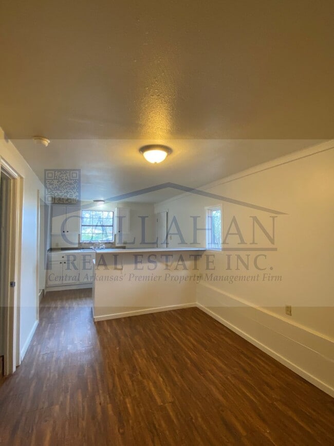 Building Photo - 700 W 33rd St