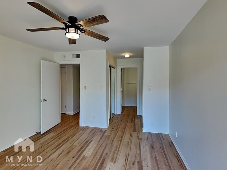 Building Photo - 500 E Riverside Dr