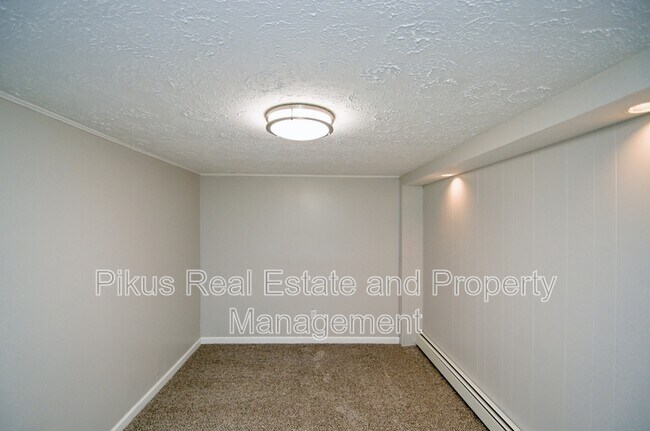 Building Photo - 12544 Osborne Ave NE