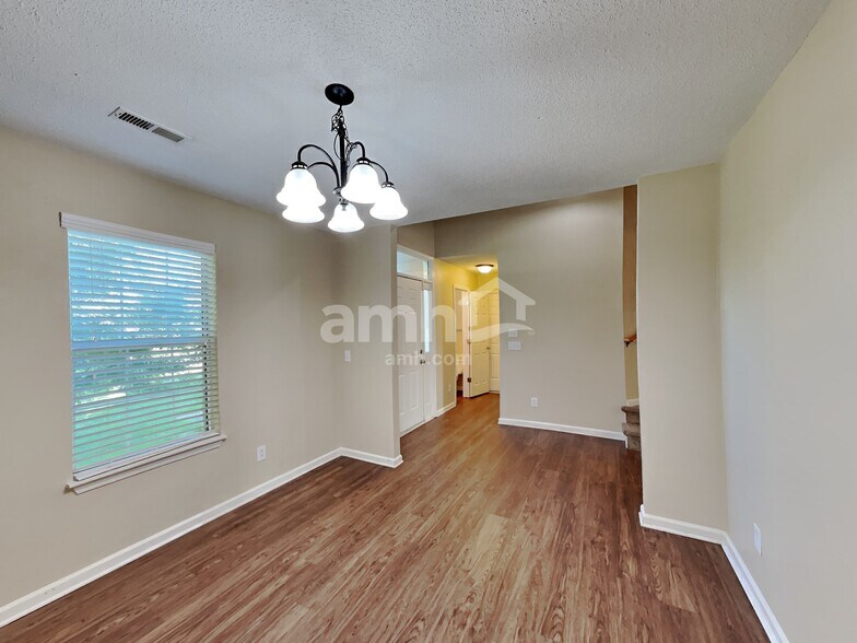 Building Photo - 7117 Daerwood Pl