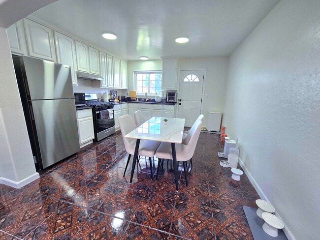 Kitchen - 2946 E 29th St