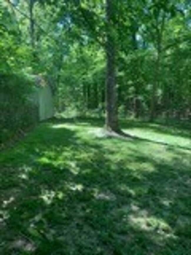 Building Photo - Britton Dr. - 4 Bedroom / 2 Bath House with Large Yard!!