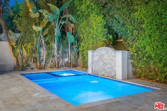 Building Photo - 329 Canon Dr