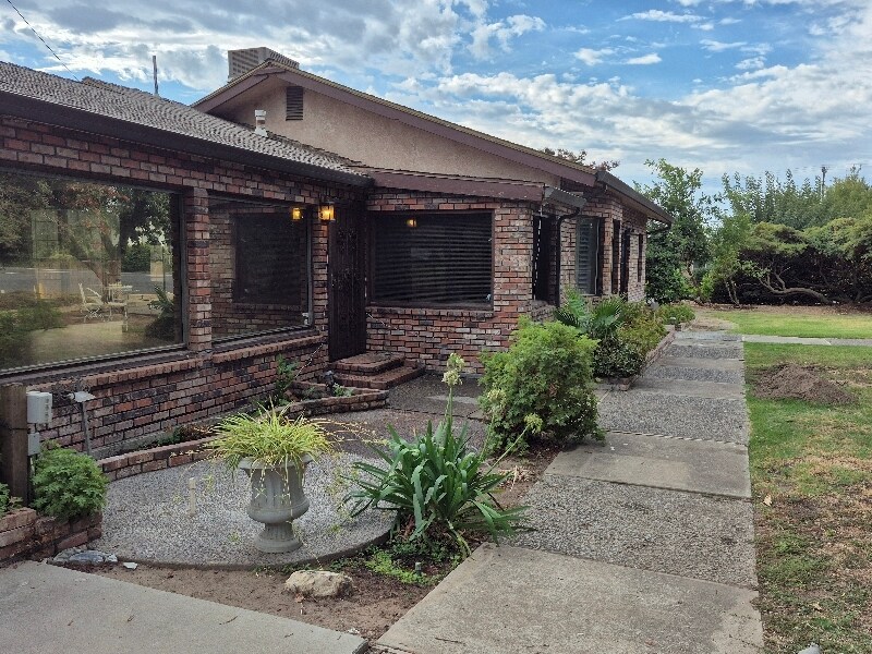 Building Photo - 6946 3rd St