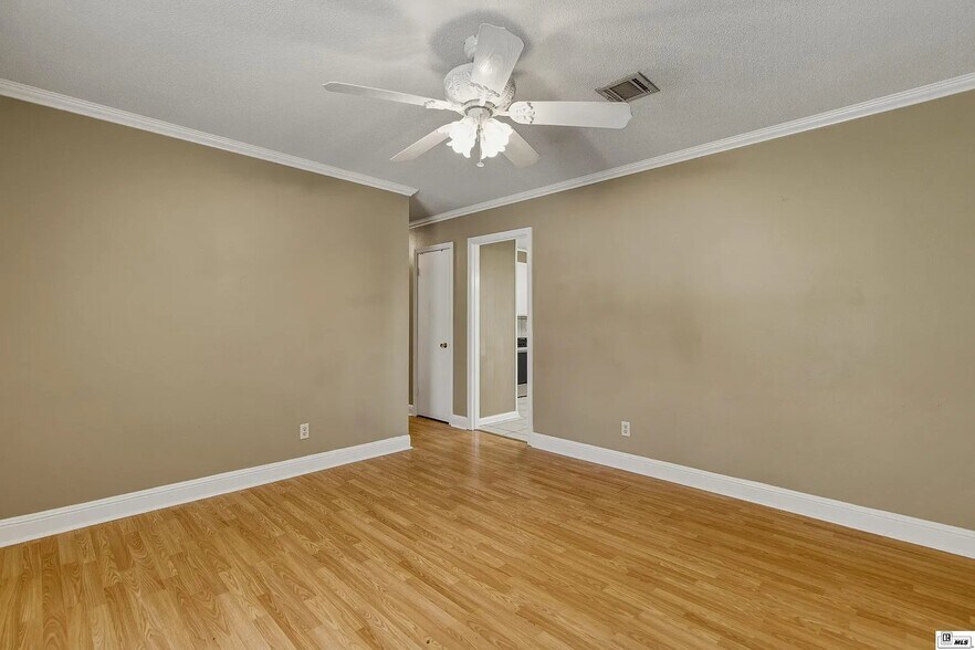 Building Photo - 128 Davis Ln