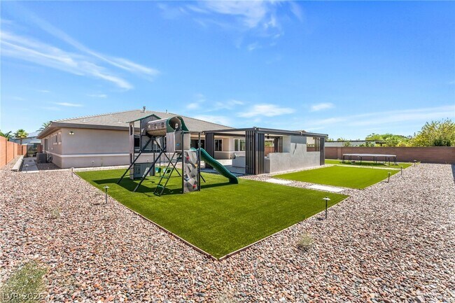 Building Photo - 8477 Wolf Mountain Ct