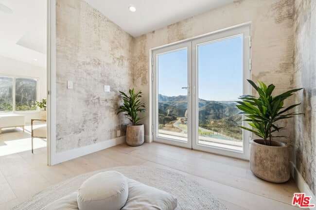 Building Photo - 265 Westlake Blvd