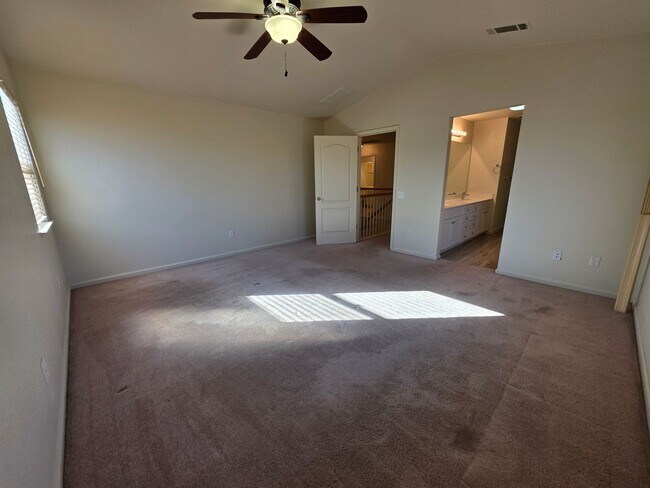 Building Photo - 4 bedroom in north Turlock!