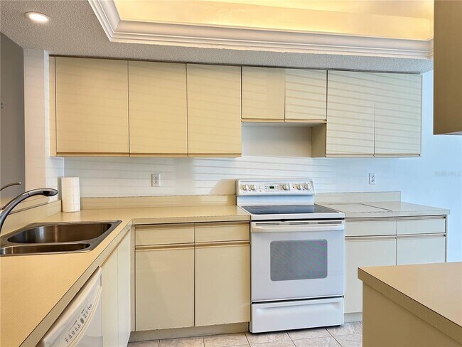 Building Photo - 6191 Timberlake Dr