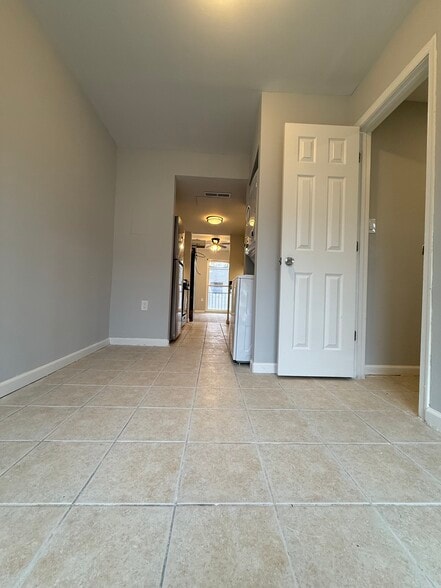 Building Photo - 238 Stevenson Sq