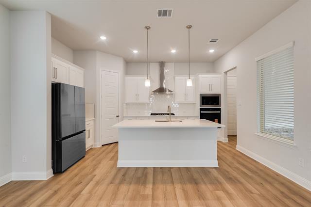 Building Photo - 7005 Sunset Blvd