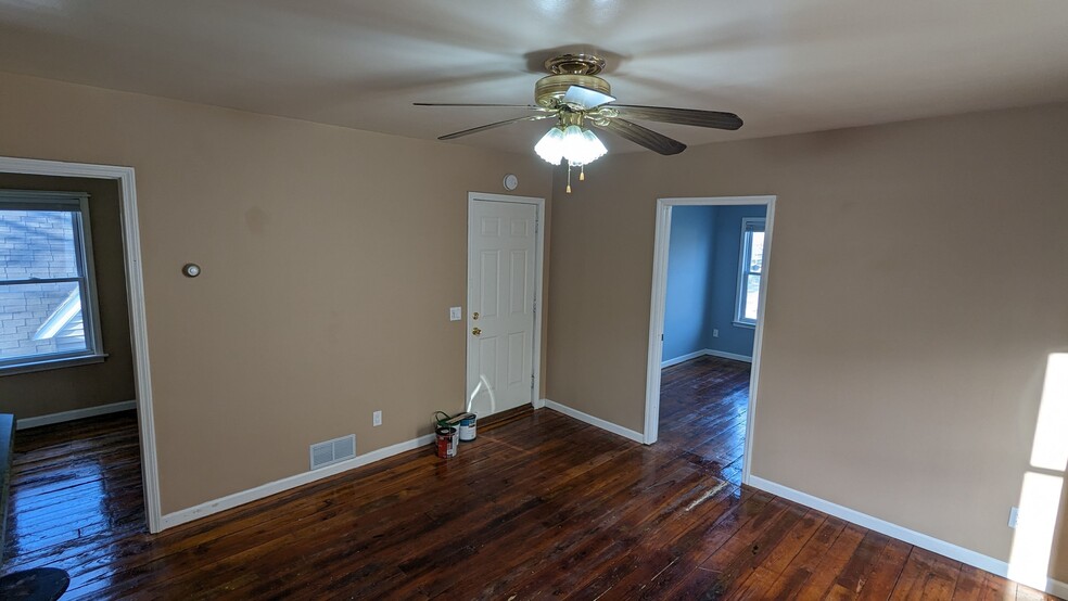 Building Photo - 1553 Helderberg Ave